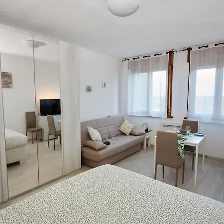Studio Con Vista ,,15Min Walk Fiera Pordenone,, * بوردينوني